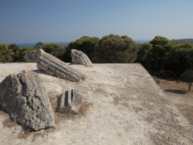 Φωτογραφικό οδοιπορικό σε τοπία κι αρχαιότητες.