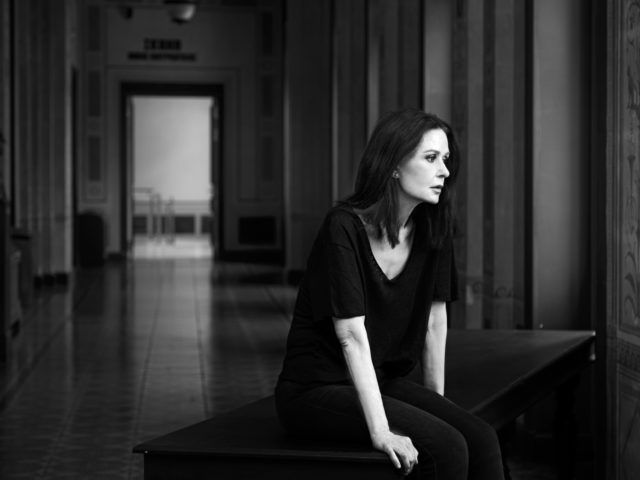 Η Κάτια Δανδουλάκη πιστεύει ότι ζούμε παραπάνω από μία φορά