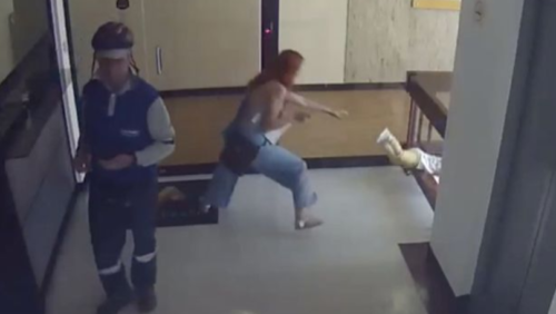 Πώς μια μητέρα έσωσε τη ζωή του παιδιού της χάρη στην αστραπιαία αντίδρασή της (video)