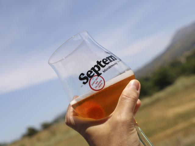 Πριν από δέκα χρόνια, η δημιουργία μιας μικροζυθοποιίας στην Εύβοια έμοιαζε σαν ένα τρελό όνειρο