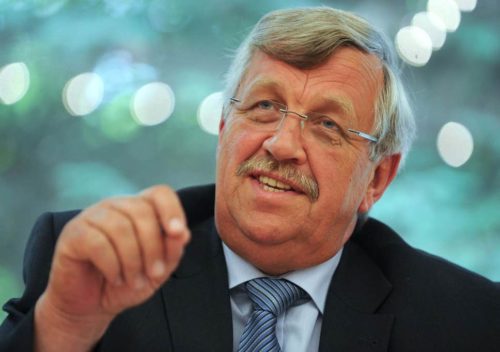 Γερμανία: Η δολοφονία πολιτικού που τασσόταν υπέρ των μεταναστών στέλνει «σήμα κινδύνου» σε όλη τη Γερμανία