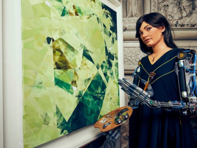 H Ai-Da είναι το πρώτο στον κόσμο ρομπότ που θα κάνει έκθεση ζωγραφικής