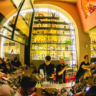 Barro Negro: Ακόμα κι αν η τεκίλα δεν είναι το ποτό σου, σε αυτό το μπαρ θα αλλάξεις γνώμη