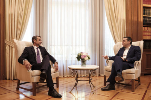 Τηλεφωνική επικοινωνία Τσίπρα-Μητσοτάκη: Την ανάγκη της άμεσης ενίσχυσης του ΕΣΥ τόνισε ο πρόεδρος του ΣΥΡΙΖΑ