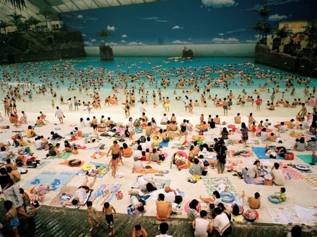 Κανείς δε φωτογραφίζει το καλοκαίρι όπως ο Μάρτιν Παρ