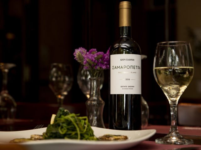 Εκεί όπου η μποέμικη αισθητική συναντά τη δημιουργική κουζίνα και το καλό κρασί