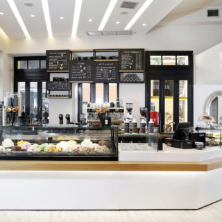 Δροσερές καλοκαιρινές νύχτες με την Kayak