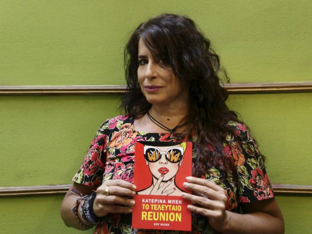 Η Κατερίνα Μπέη μένει στου Ψυρρή, που το νιώθει τον χειμώνα σαν την Αράχωβα και το καλοκαίρι σαν νησί