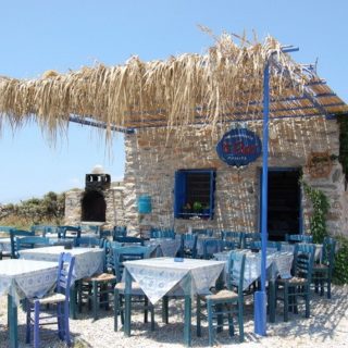 Αν βρεθείς στην Αμοργό, να δειπνήσεις κάτω απ’ τ’ αστέρια στον Ασφοντυλίτη