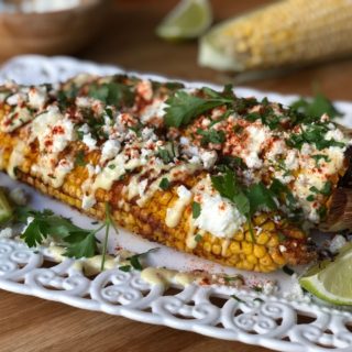 Σου έχουμε μια τέλεια καλοκαιρινή συνταγή για καλαμπόκια στον φούρνο