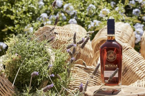 EXPLORE GREECE VOL. 2: Ο οίκος Μεταξά και οι The Clumsies σ’ ένα ταξίδι  εξερεύνησης στην Κρήτη