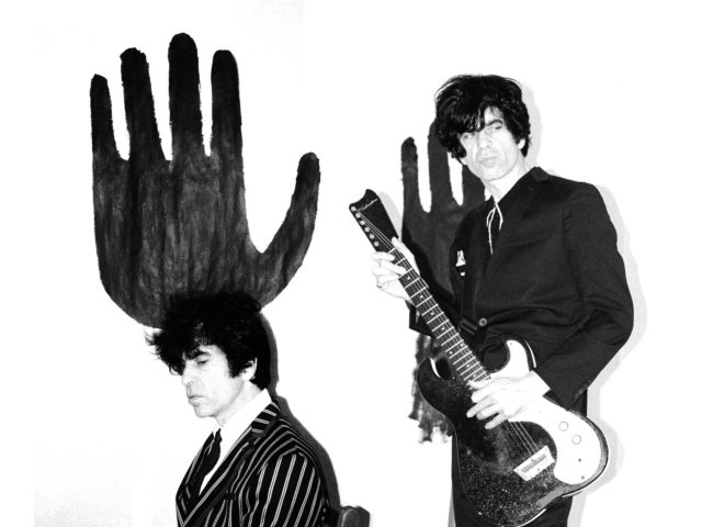 Ίαν Σβενόνιους: Underground είδωλο, μισεί τους πλούσιους, δεν ψάχνει στο ροκ τη λύση στα προβλήματά του