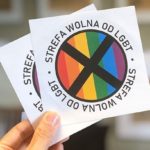 Συντηρητικό περιοδικό διένειμε αυτοκόλλητα εναντίον της ΛΟΑΤΚΙ κοινότητας