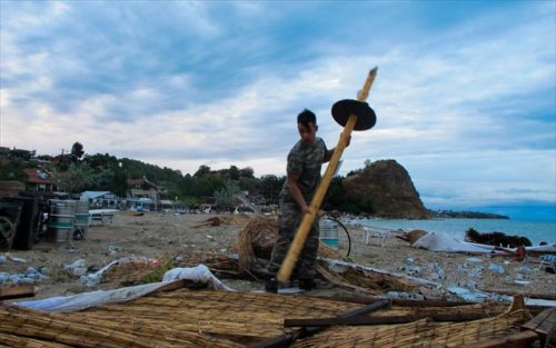 Εκτός κινδύνου νοσηλεύονται σε τρία νοσοκομεία δεκάδες άτομα που τραυματίστηκαν λόγω της κακοκαιρίας στη Χαλκιδική