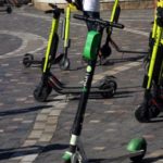 Ιταλία: Ο δήμος του Μιλάνου αποσύρει μέχρι νεωτέρας τα ηλεκτρικά πατίνια από τους δρόμους και τα πεζοδρόμια της πόλης
