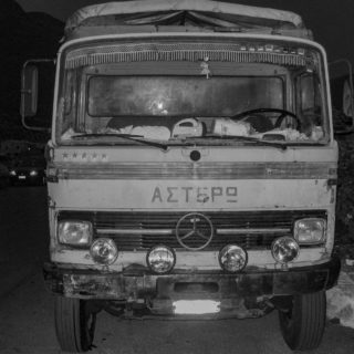 Τα ασπρόμαυρα καλοκαίρια του Ανδρέα Σιμόπουλου