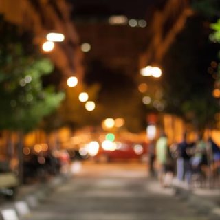 Στην Αθήνα τον Αύγουστο αξίζει μόνο αν είσαι μεθυσμένος ή κάνεις σεξ που δε θα ξεχάσεις ποτέ