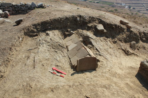 Επιτύμβιες στήλες αποκαλύπτουν στοιχεία για την κλασική γλυπτική της Τήνου