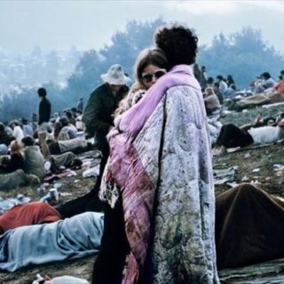 Το ζευγάρι στη διάσημη φωτογραφία από το φεστιβάλ του Woodstock παραμένει μαζί 50 χρόνια μετά