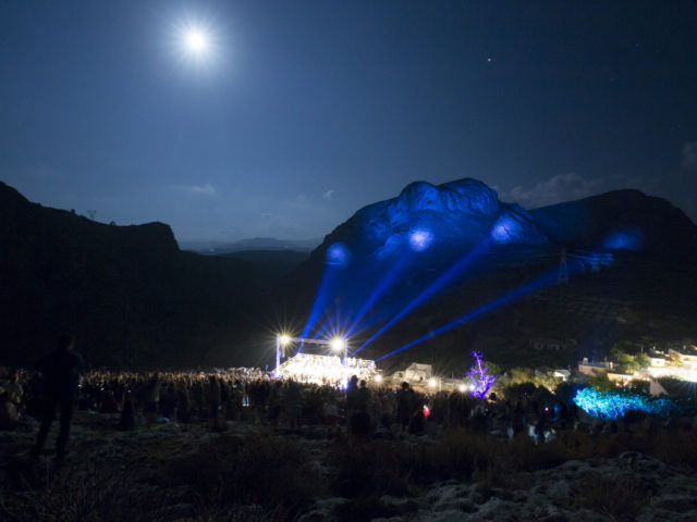 Οι Γιορτές Ρόκκας 2019 κορυφώνονται με μια συμφωνική συναυλία και έργα του Μάνου Χατζιδάκι