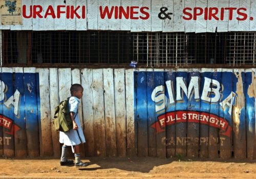 Κένυα: 14χρονη αυτοκτόνησε όταν καθηγητής την αποκάλεσε «βρώμικη» επειδή είχε λερώσει την στολή της με αίμα περιόδου