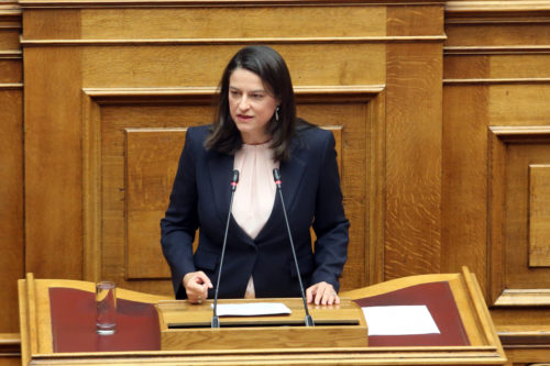 ΣΥΡΙΖΑ: «Η κ. Κεραμέως ξεπέρασε τα όρια, ενώ γνωρίζει προσωπικά πως ο Νίκος Φίλης αντιμετωπίζει σοβαρό πρόβλημα υγείας»