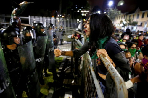 Εκουαδόρ: Το κοινοβούλιο καταψήφισε νομοσχέδιο για την αποποινικοποίηση της άμβλωσης