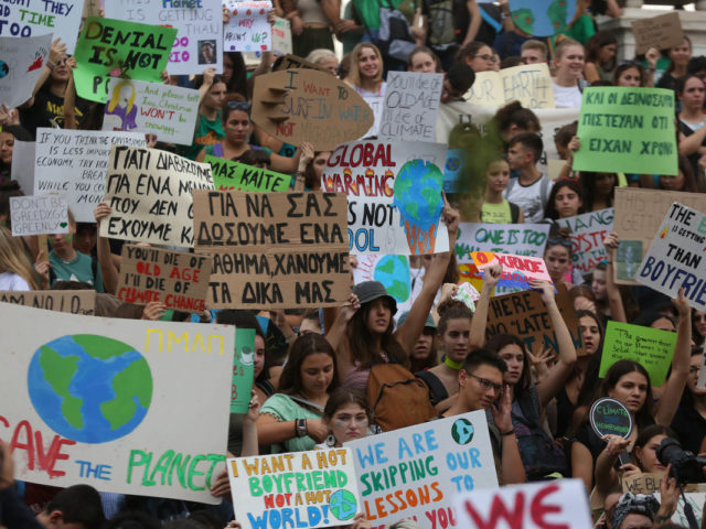 Διεθνής Αμνηστία: Η κλιματική αλλαγή στην πρώτη θέση των ανησυχιών των νέων σε παγκόσμιο επίπεδο