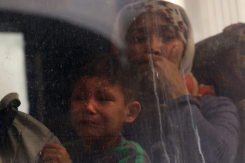 Καταγγελία για προσαγωγή φωτορεπόρτερ που κάλυπτε την επιχείρηση της ΕΛΑΣ στα Εξάρχεια