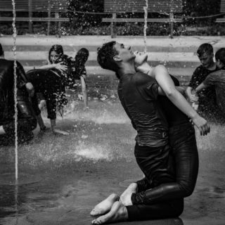 Ραφίκα Σαουίς: «Οι έφηβοι πρόσφυγες μιλούν για το μέλλον με αγωνία και αγάπη»