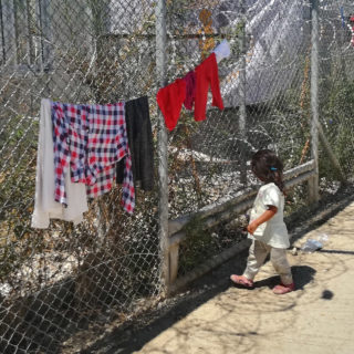 Για τους Πρόσφυγες, οι Λέξεις Δεν Επαρκούν Πια