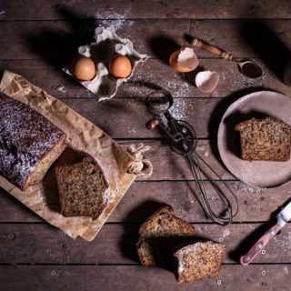 Σου έχουμε συνταγή για το πιο απλό & νόστιμο κέικ μπανάνας