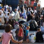 Στο λιμάνι της Θεσσαλονίκης το δεύτερο πλοίο με πρόσφυγες και μετανάστες από τη Λέσβο
