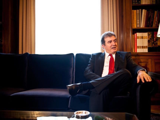 Μιχάλης Χρυσοχοΐδης: «Σήμερα το βράδυ θα πάω να δω με τον 15χρονο γιο μου το Joker»