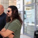 Δίκη Χρυσής Αυγής: Οι πρώην βουλευτές Κωνσταντίνος Μπαρμπαρούσης και Ηλίας Παναγιώταρος ενώπιον του δικαστηρίου