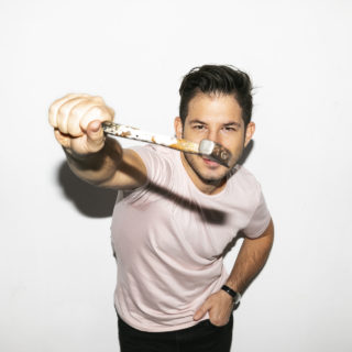 Ο Γιώργος Περρής μέσα στα αεροπλάνα αισθάνεται σαν στο σπίτι του