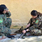 «Το να σταματήσουμε τον Ερντογάν για εμάς ισοδυναμεί με την προάσπιση της δημοκρατίας», δηλώνει μία από τις πιο σημαντικές γυναίκες-μαχήτριες των Κούρδων