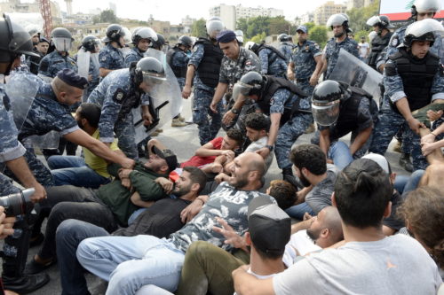 Λίβανος: Ο πρωθυπουργός Χαρίρι ανακοίνωσε πως υποβάλλει την παραίτηση της κυβέρνησής του