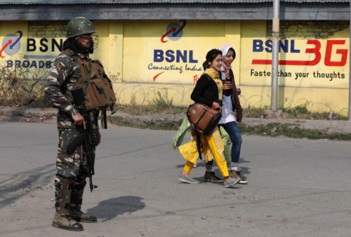 Κασμίρ: Χάνει από σήμερα την αυτονομία του και χωρίζεται σε δυο περιοχές