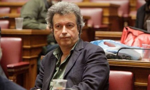 Λιποθύμησε σε τηλεοπτική εκπομπή ο Πέτρος Τατσόπουλος (BINTEO)