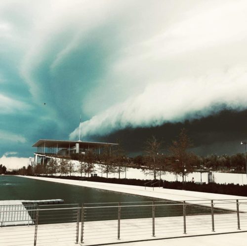 Ισχυρή βροχόπτωση αυτή τη στιγμή στο κέντρο της Αθήνας