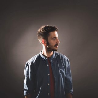 Απόστολος Κίτσος: «Ακόμα και τα πιο “αντιποιητικά” πράγματα κρύβουν μέσα τους θησαυρούς»