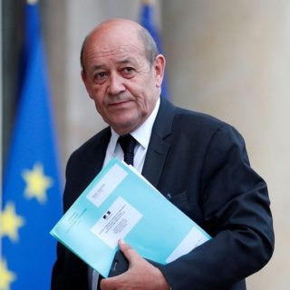 Ο Γάλλος υπουργός Εξωτερικών Λεντριάν ακύρωσε την παρουσία του στον ποδοσφαιρικό αγώνα Γαλλίας-Τουρκίας