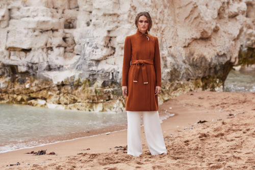 Η Ted Baker υποδέχεται τη νέα σεζόν με την εντυπωσιακή AW19 συλλογή που απογειώνει τα Χειμωνιάτικα outfits