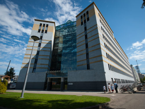 Ένας άνδρας αυτοπυρπολήθηκε έξω από τα κεντρικά γραφεία της Ύπατης Αρμοστείας του ΟΗΕ για τους Πρόσφυγες στη Γενεύη