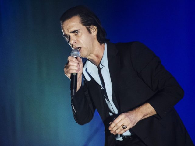 Αυτό το κείμενο του Νικ Κέιβ θα σας αρέσει. Θα σας βγάλει από τα ρούχα σας. Θα σας βάλει να σκεφτείτε.