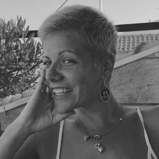 Μακρινές μου Ασίες, της Ελένης Σκάρπου