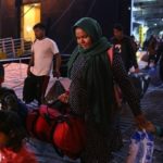 Πάνω από 800 πρόσφυγες μεταφέρθηκαν από τα νησιά του Αιγαίου στην ενδοχώρα