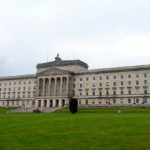 Βρετανία: Από τα μεσάνυxτα αλλάζει η νομοθεσία περί αμβλώσεων και γάμου μεταξύ ατόμων του ιδίου φύλου στη Βόρεια Ιρλανδία