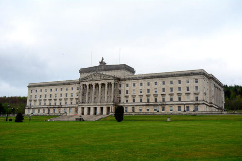 Βρετανία: Από τα μεσάνυxτα αλλάζει η νομοθεσία περί αμβλώσεων και γάμου μεταξύ ατόμων του ιδίου φύλου στη Βόρεια Ιρλανδία